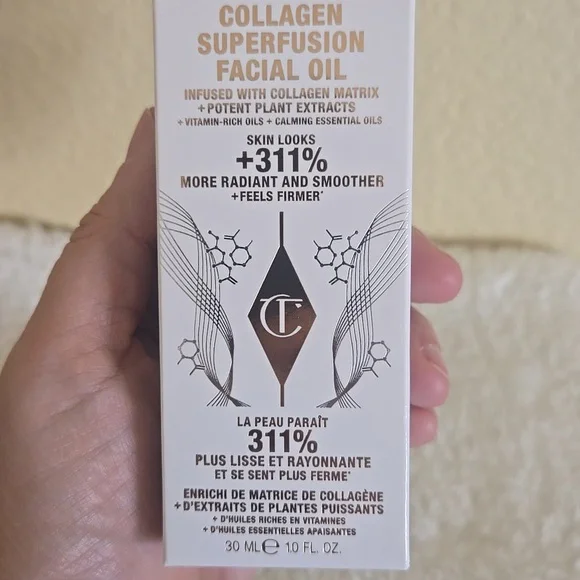 Charlotte Tilbury Collagen Superfusion Facial Oil - Gold and White
